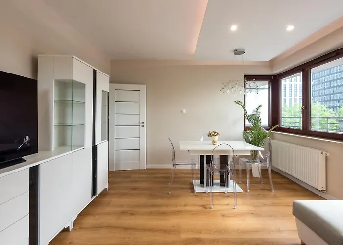 Royal Deluxe 2 6 Persons Aquapark Down Town Kraków