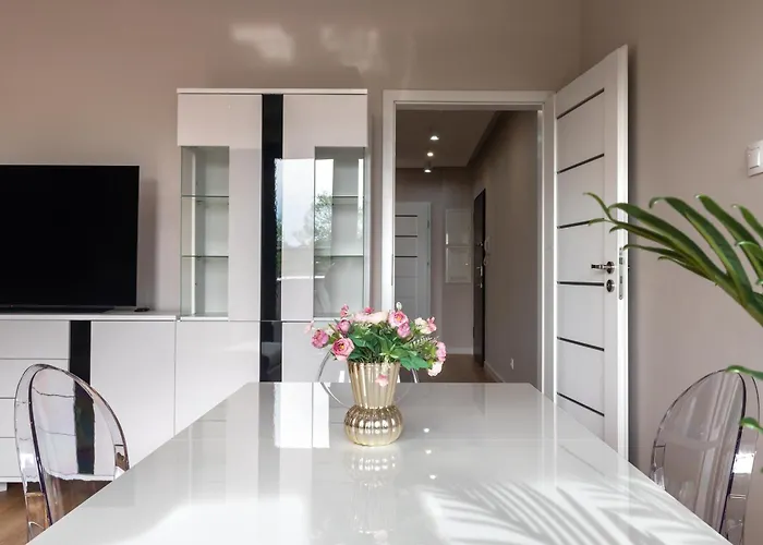 Royal Deluxe 2 6 Persons Aquapark Down Town Kraków