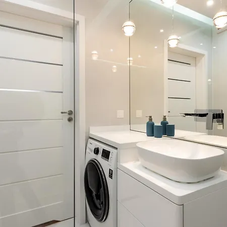 Apartment Royal Deluxe 2 6 Persons Aquapark Down Town Krakow