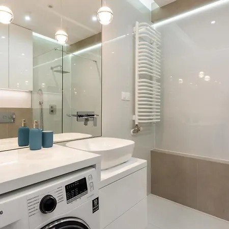 Royal Deluxe 2 6 Persons Aquapark Down Town