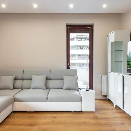 Royal Deluxe 2 6 Persons Aquapark Down Town Krakkó