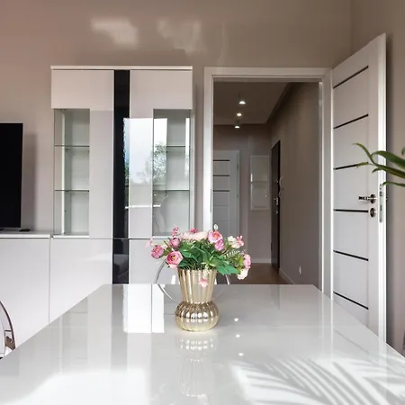 Royal Deluxe 2 6 Persons Aquapark Down Town Krakkó